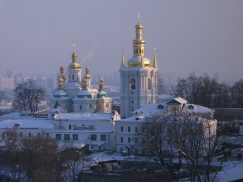 В Киево-Печерской лавре началась литургия, посвященная Крещению Господню, – корреспондент