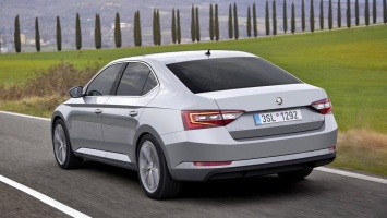 В России отзывают лифтбеки Skoda Superb