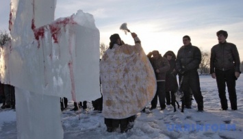 В Украине сегодня празднуют Крещение