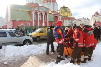 В Киеве более 100 спасателей следят за безопасностью крещенского купания