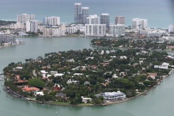 В США проверят владельцев элитной недвижимости в Майами и на Манхэттене, купленной за наличные