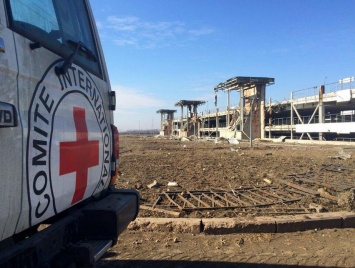 "Красный крест" раздал 127 т гумпомощи на линии соприкосновения в Донецкой области
