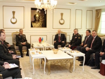 Секретарь СНБО встретился с командующим жандармскими войсками Турции