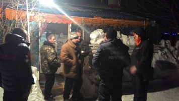 На Еланеччине в снежной пробке оказались 38 грузовиков: дорогу расчищают