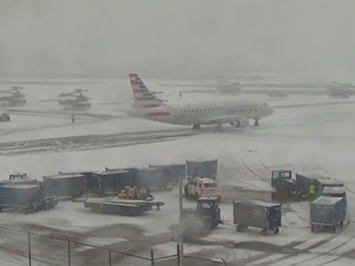 Снежная буря "Джонас" накрыла США: 10 погибших, отменены тысячи авиарейсов