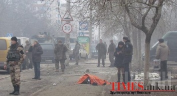 В Мариуполе поминают жертв обстрела. Боевики "ДНР" ровно год назад накрыли огнем "Градов" жилые кварталы