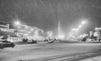В Киеве сильный снегопад, город стоит в пробках: фотогалерея
