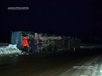 ДТП в Одесской области: возле НПЗ опрокинулся грузовик. ФОТО+видео
