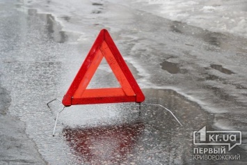 В Кривом Роге произошло тройное ДТП, парализовавшее движение транспорта