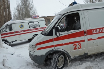 НГЗ помог «дообуть» скорые Жовтневой центральной районной больницы зимними шинами