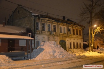 В Николаеве из-за снега жилой дом остался без крыши