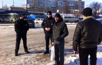 Днепропетровские копы задержали наркоторговца (Фото)