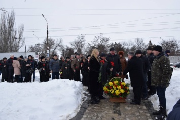 Николаевцы возложили цветы к памятнику жертвам Холокоста