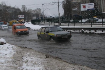 Из-за таяния снега в Киеве готовятся к возможным подтоплениям