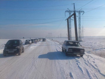 На Артемовском блокпосту вновь собралась огромная очередь (сводка)