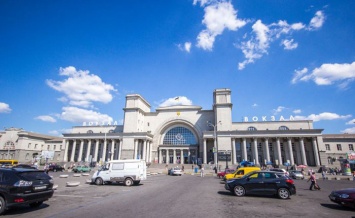 Криворожский железнодорожный вокзал вошел в число самых красивых в Украине (фото)