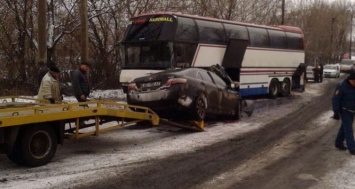 В Краснодоне столкнулись автобус и иномарка: двое погибших (ФОТО, 18+)