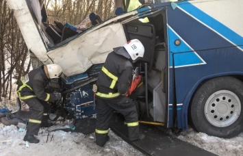 В Ленинградской обл. туравтобус столкнулся с фурой, 22 человека пострадали, среди них – украинец