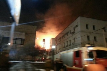 В Москве большой пожар. Горит швейная фабрика