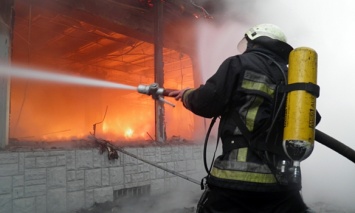 Пожар в универмаге Ужгорода ликвидирован