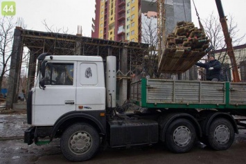 В Киеве начали демонтаж скандальной застройки на улице Булгакова