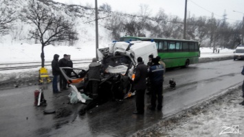 Причиной ДТП в Харькове с участием "скорой" могла стать смерть водителя за рулем, - мэрия