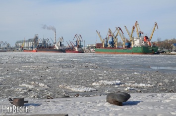 На территории Николаевского морпорта завершают строительство зерноперевалочного комплекса