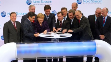 FAZ: Еврокомиссия хочет получить доступ к договорам "Газпрома"