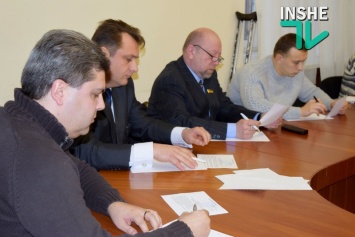 На должность директора департамента ЖКХ Николаевского горсовета претендуют трое – сегодня они сдали письменный экзамен