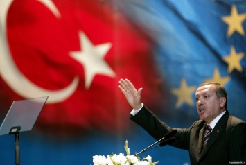 Эрдоган отверг идею мирных переговоров, пока РФ бомбит Сирию