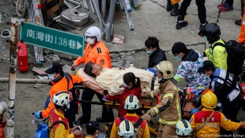 Число жертв землетрясения на Тайване превысило 30 человек