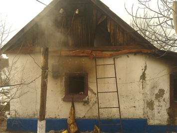 И снова из-за печки: в Кривоозерском районе в летней кухне сгорело много дорогих вещей