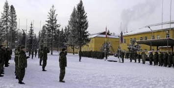 На Львовщину из Канады прибыли двести армейских тренеров