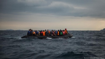 НАТО начнет операцию против контрабандистов в Эгейском море