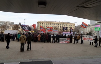 Южмашевцы просят выплатить им зарплату