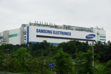 Samsung сокращает инвестиции в производство полупроводников