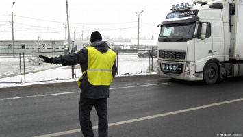 Российские грузовики выехали из Закарпатья в Словакию