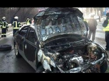 ДТП в Киеве: на Кайсарова пьяный(?) на Toyota Camry врезался в бетонный забор. ФОТО+видео