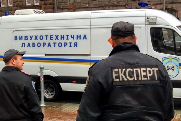 В Киеве из-за ложного сообщения о минировании многоэтажки эвакуировали 40 жильцов