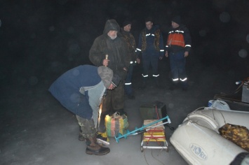 В Киевской области спасли 11 рыбаков, которые находились на льдине