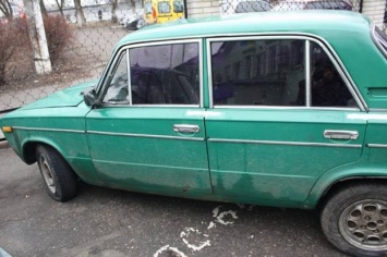 На выезде из Запорожья остановили автомобиль с похищенным таксистом
