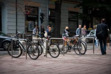 Сербия: Белград создает бесплатные парковки для велосипедов