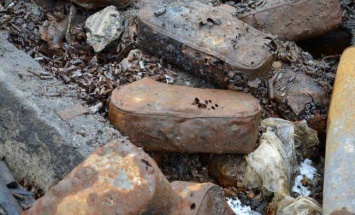 Жители Сватово совершают «налеты» на склад боеприпасов