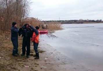 В Днепродзержинске на котловане рыбак провалился под лед