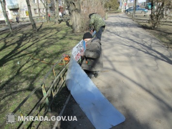 В Корабельном районе демонтировали 15 незаконных рекламных конструкций