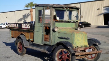 Эко-раритет за $40 000: в Сети выставили на продажу электрический грузовик 1928 года