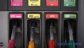Венесуєла поднимает цены на бензин на 6000%