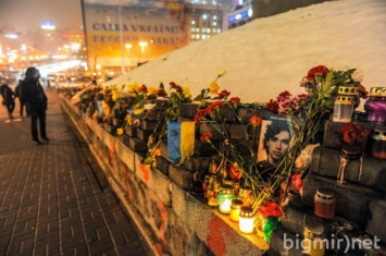 За два года после смертей на Майдане украинцев объединило желание крови