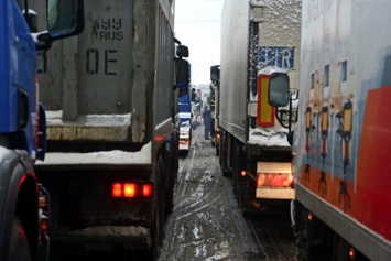 В России сейчас по рейсам направляется 79 украинских грузовиков, - Мининфраструктуры