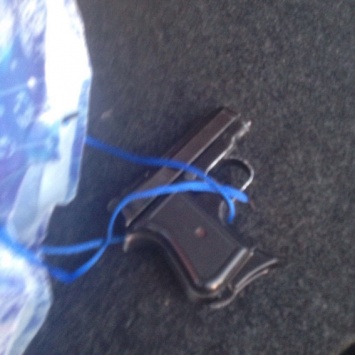 Полицейские при обыске автомобиля бывшего «уголовника» в Николаеве нашли пистолет